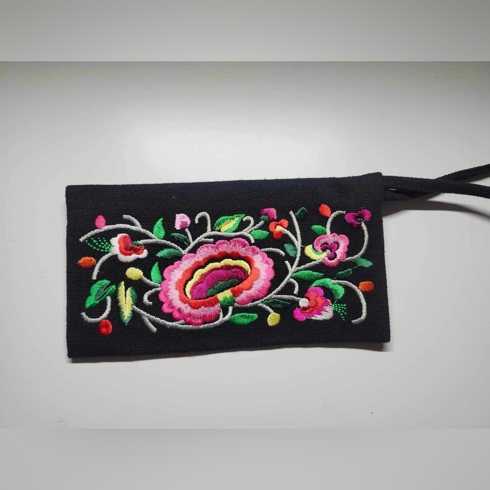 Divine Destiny Embroidered Flower Wrislet